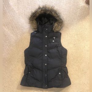 Banana Republic size small vest with removable fur hood